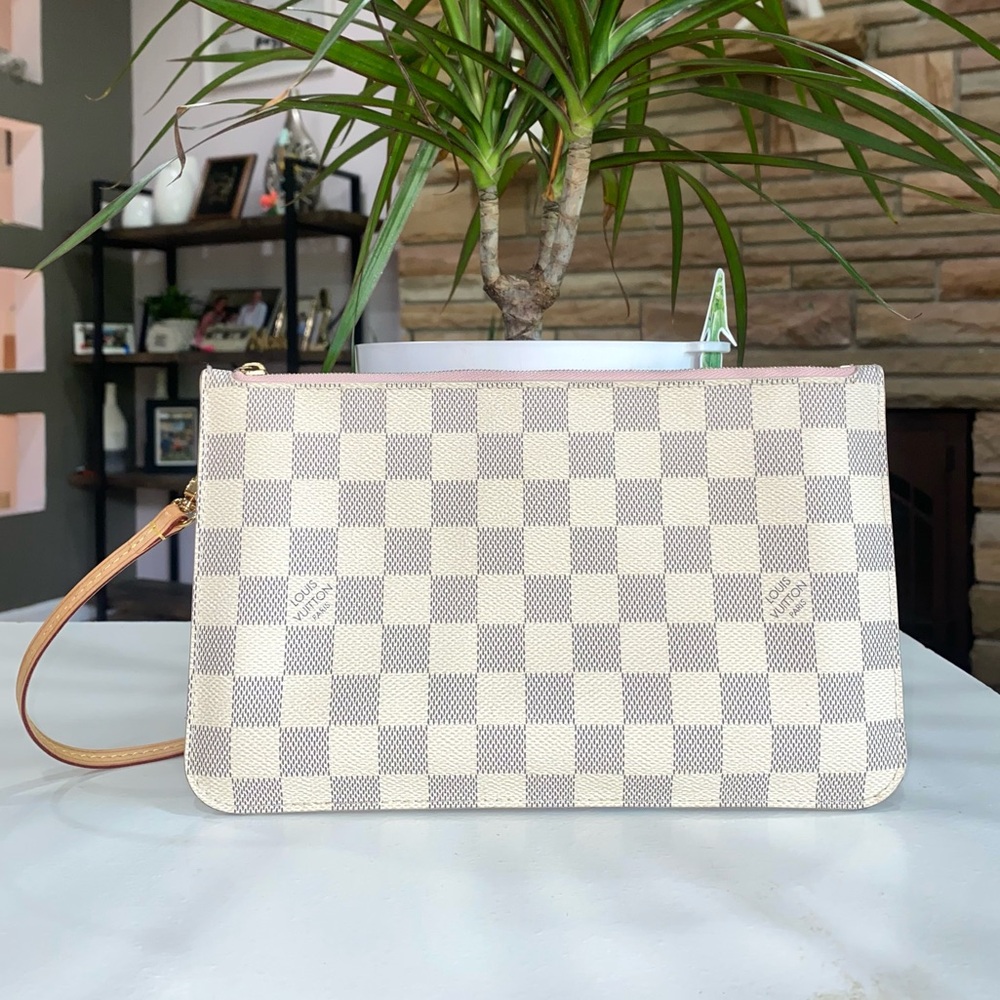 ❤️authentic pouch - Picture 13 of 14